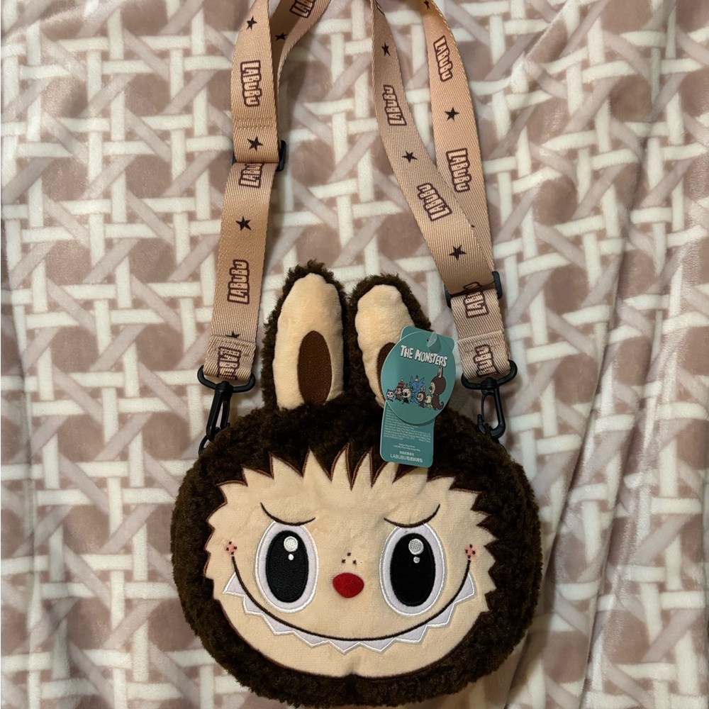 Pop Mart Pop Land Exclusive Labubu head bag NWT authentic